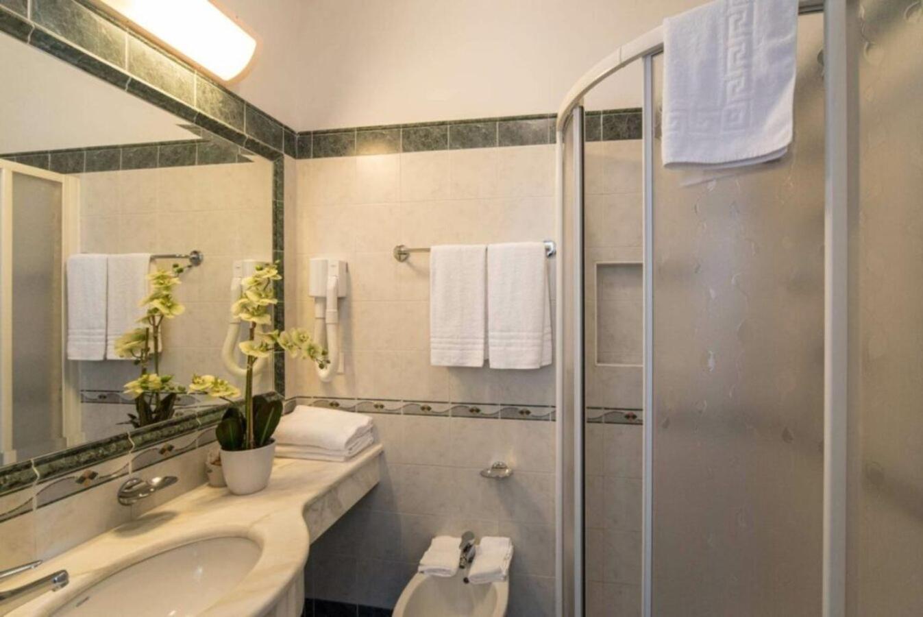Hotel Bellevue Cattolica Luaran gambar
