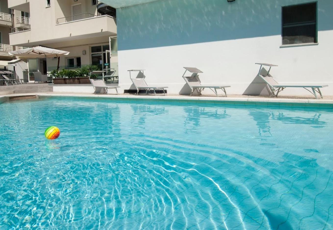 Hotel Bellevue Cattolica Luaran gambar