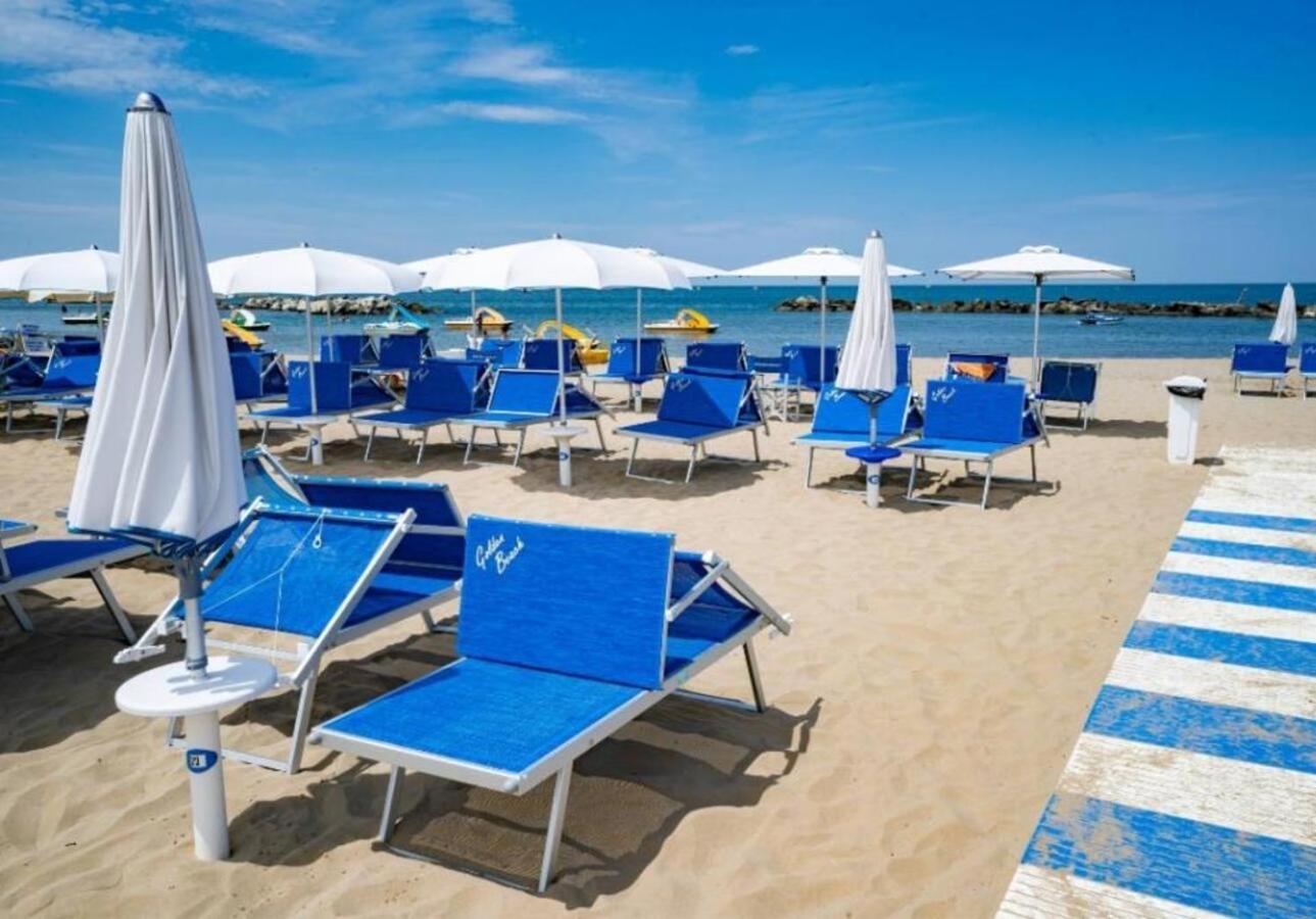Hotel Bellevue Cattolica Luaran gambar