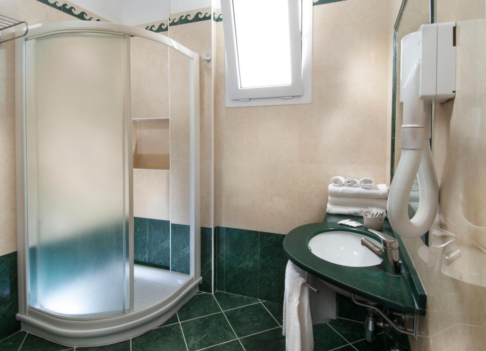 Hotel Bellevue Cattolica Luaran gambar