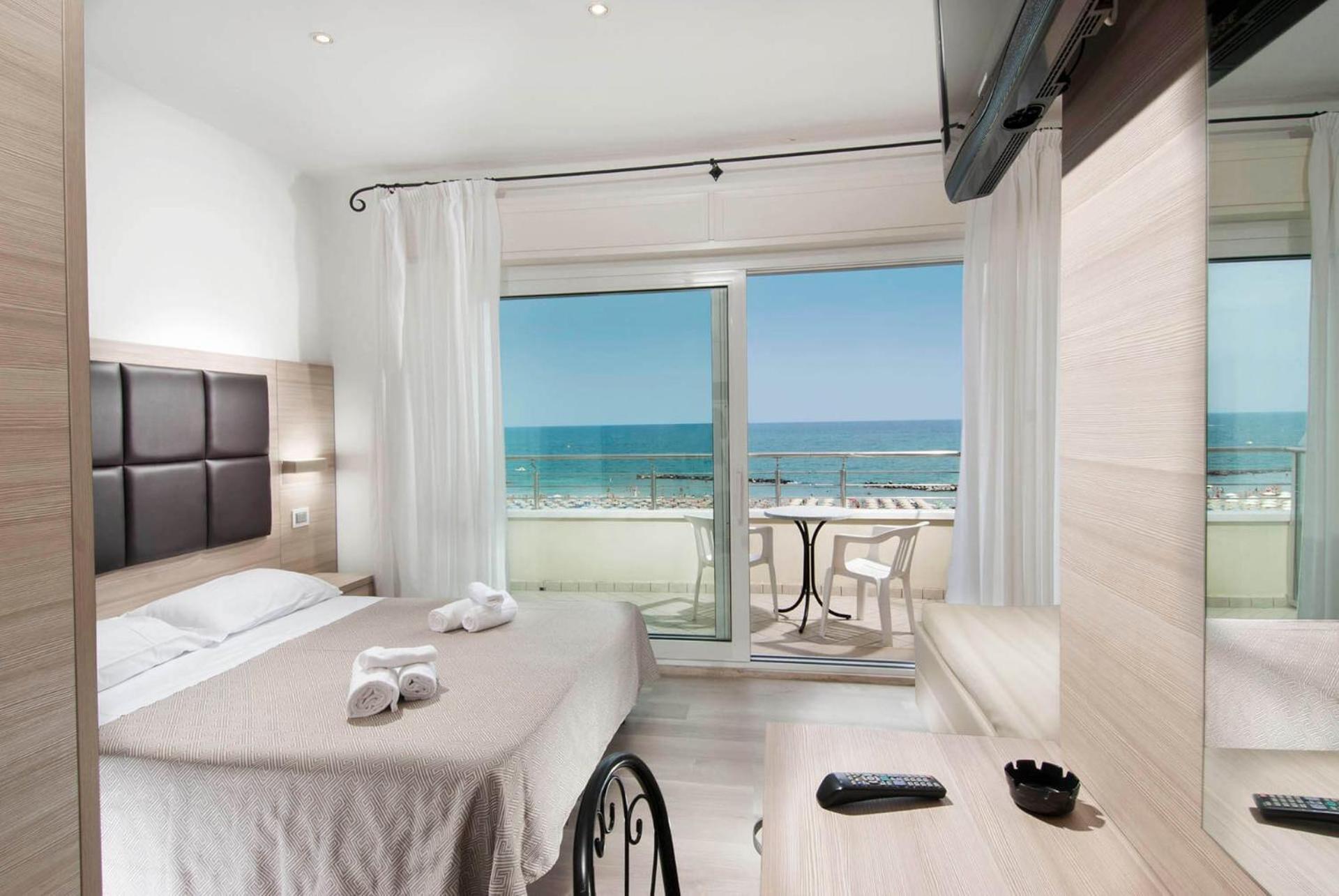 Hotel Bellevue Cattolica Luaran gambar