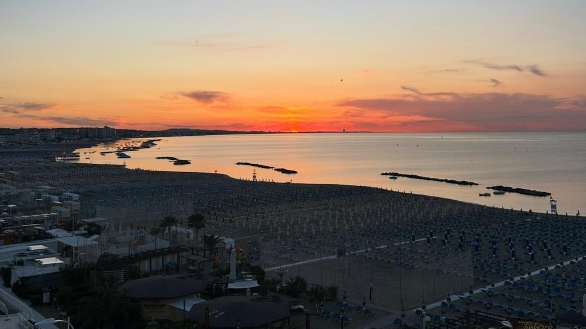 Hotel Bellevue Cattolica Luaran gambar