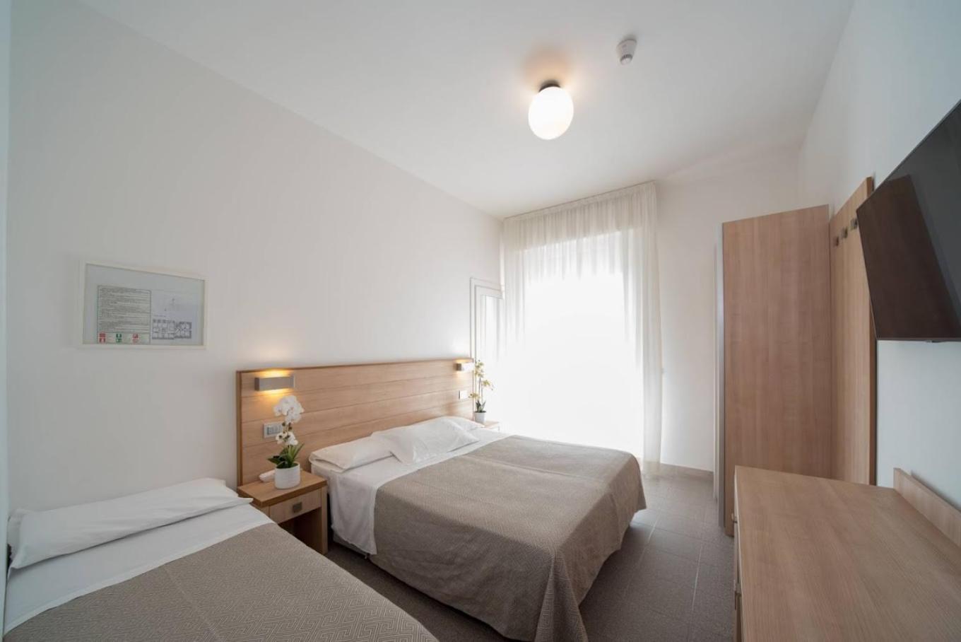 Hotel Bellevue Cattolica Luaran gambar