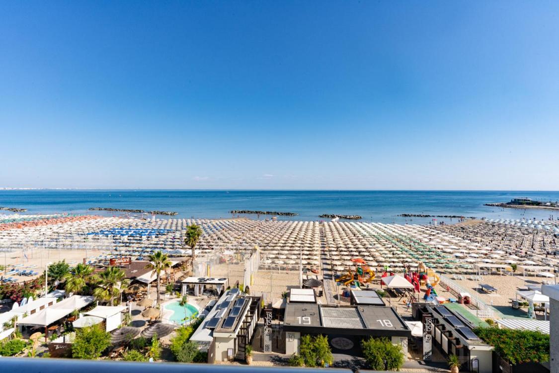 Hotel Bellevue Cattolica Luaran gambar