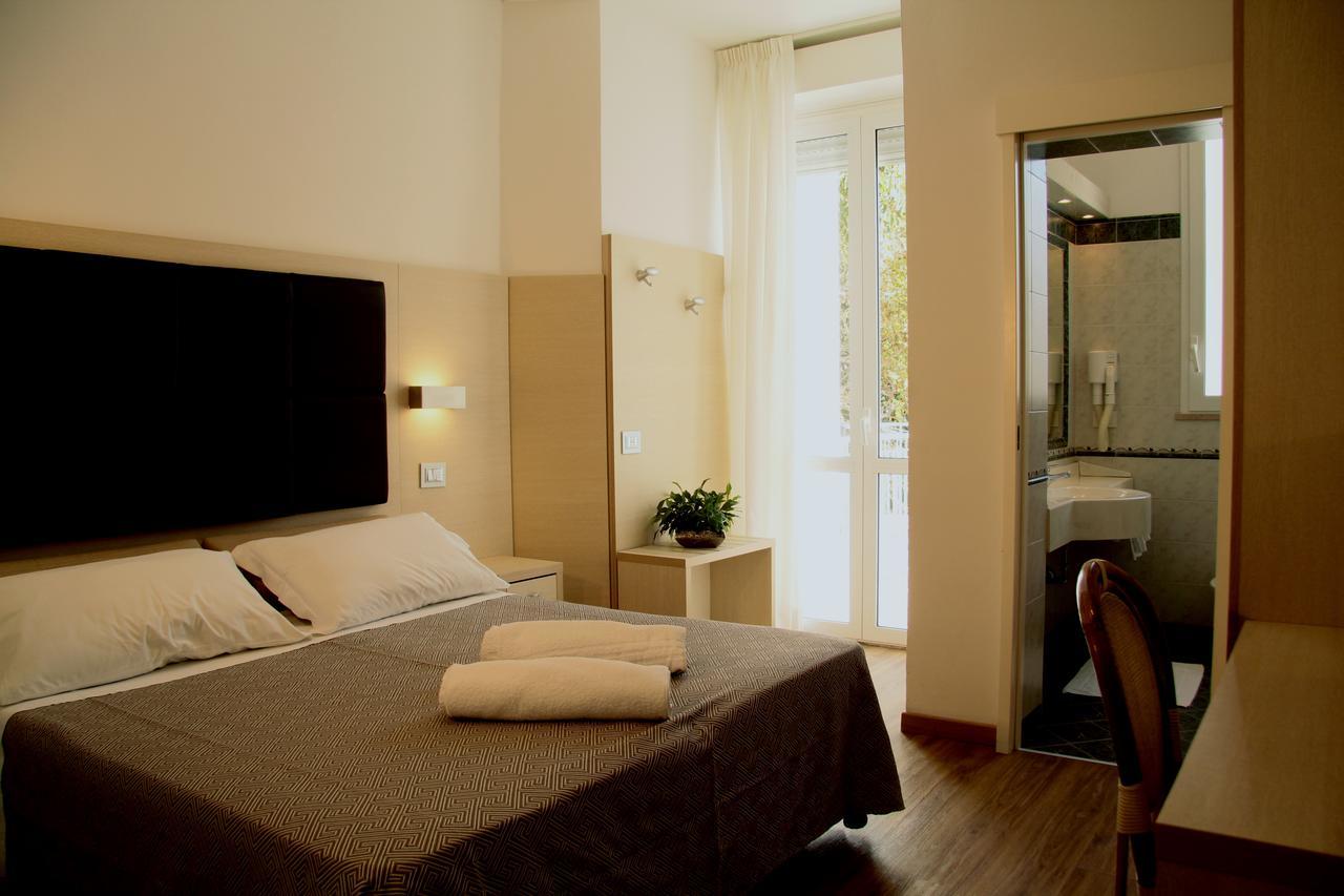 Hotel Bellevue Cattolica Luaran gambar