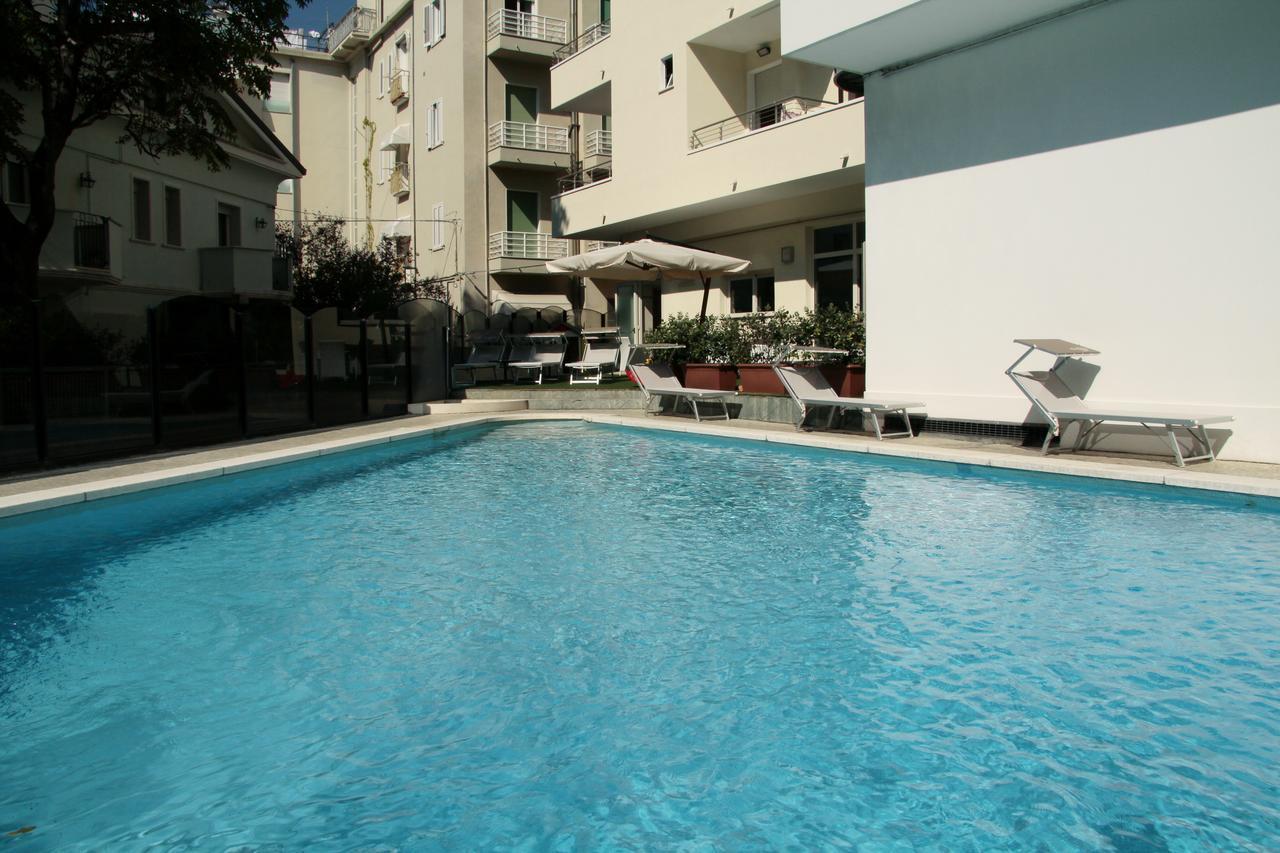 Hotel Bellevue Cattolica Luaran gambar